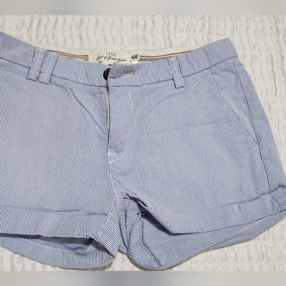 H&M BLUE STRIPE SHORTS SIZE 4